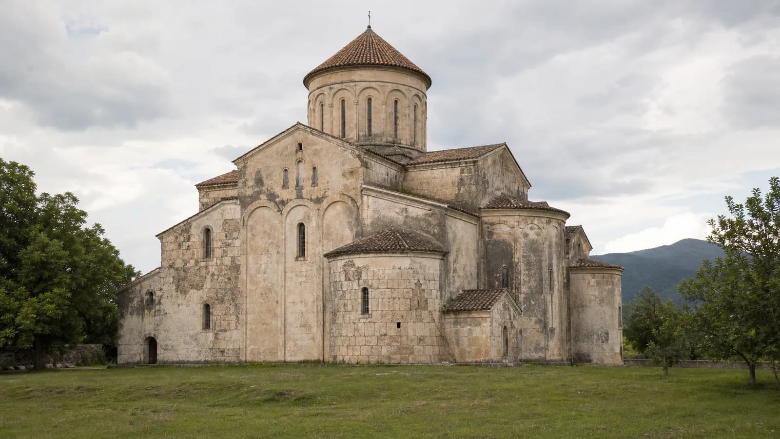 Mokvi Cathedral Meadow
