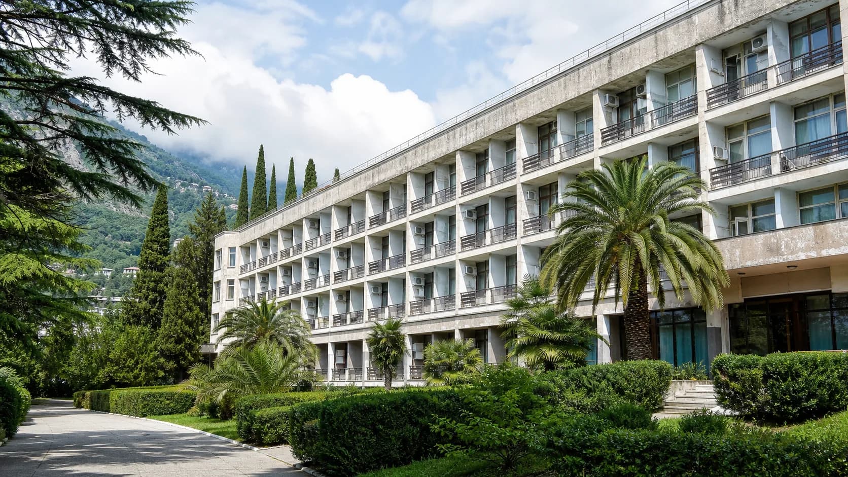 Sanatorium Moskva Long Resort Facade