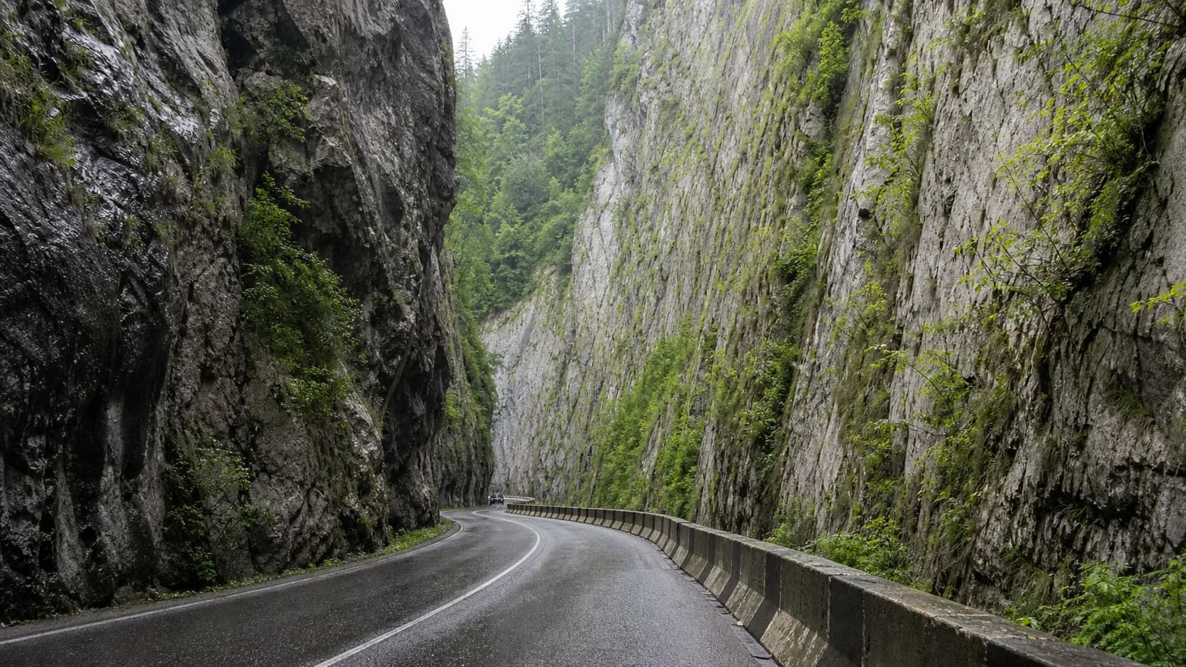 Yupshara Stone Bag Road Gorge